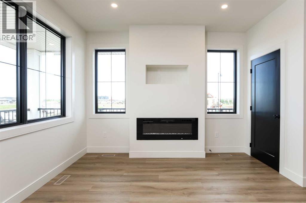 570 Malahat Green W - 9
