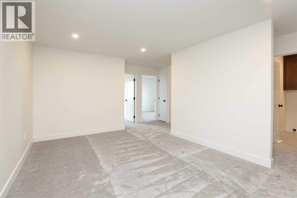 570 Malahat Green W - 19