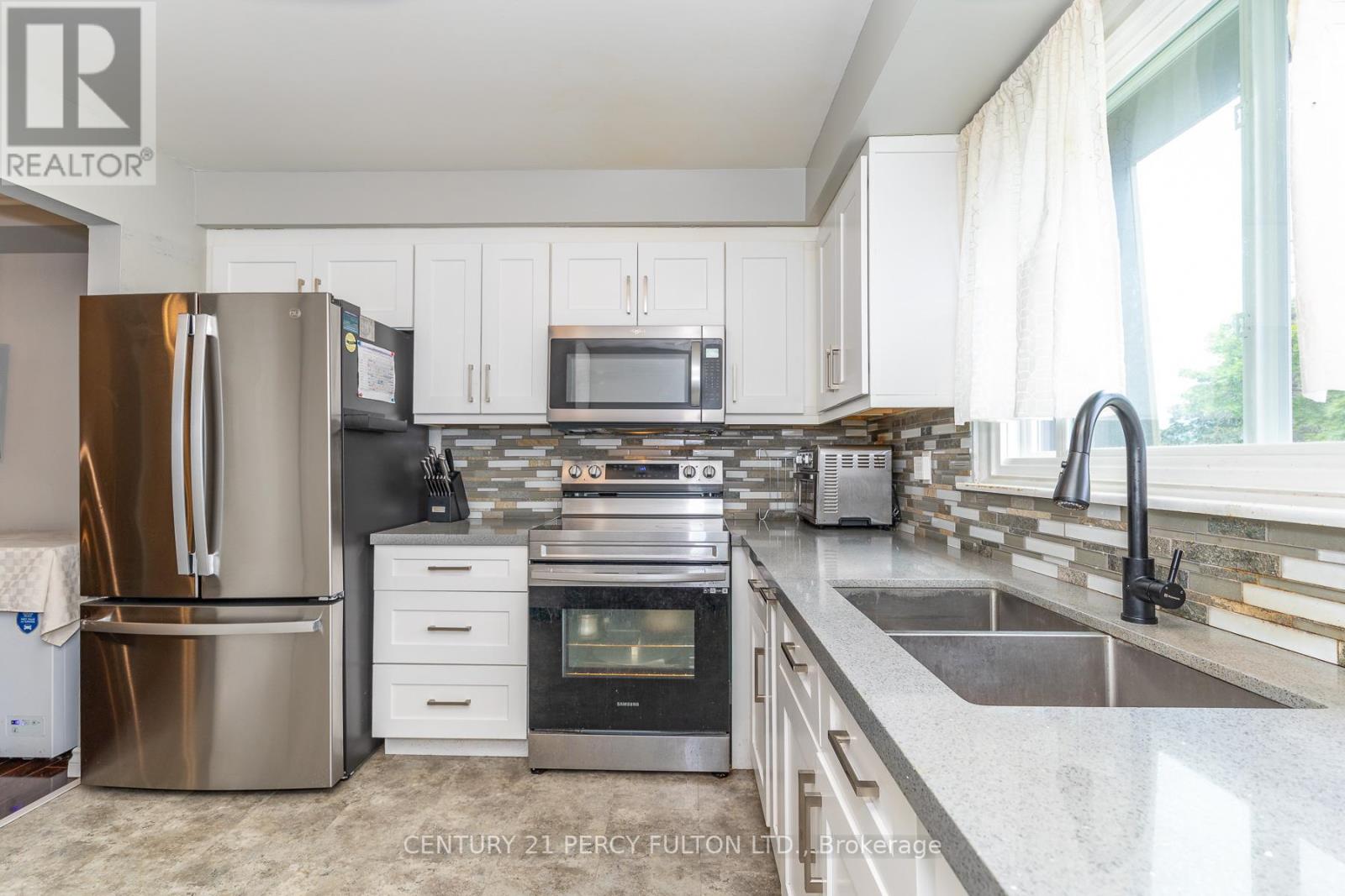 #4 1415 FIELDLIGHT BOULEVARD - 17