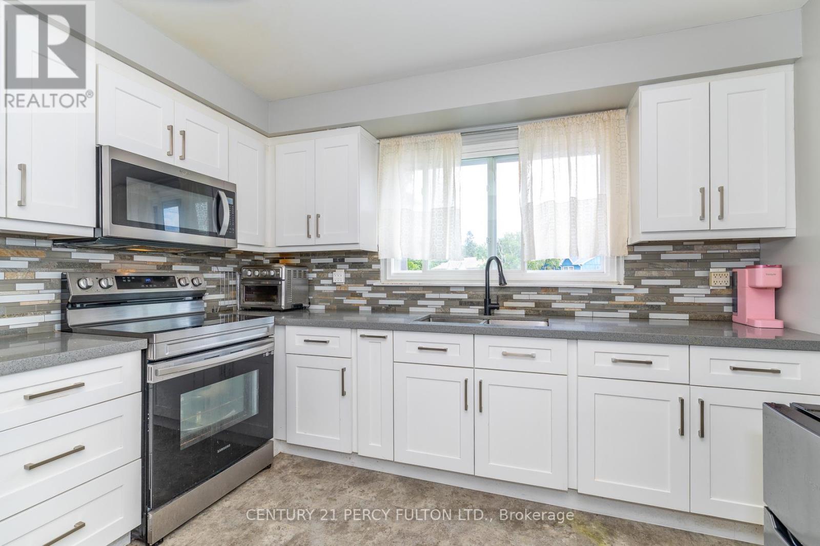 #4 1415 FIELDLIGHT BOULEVARD - 18
