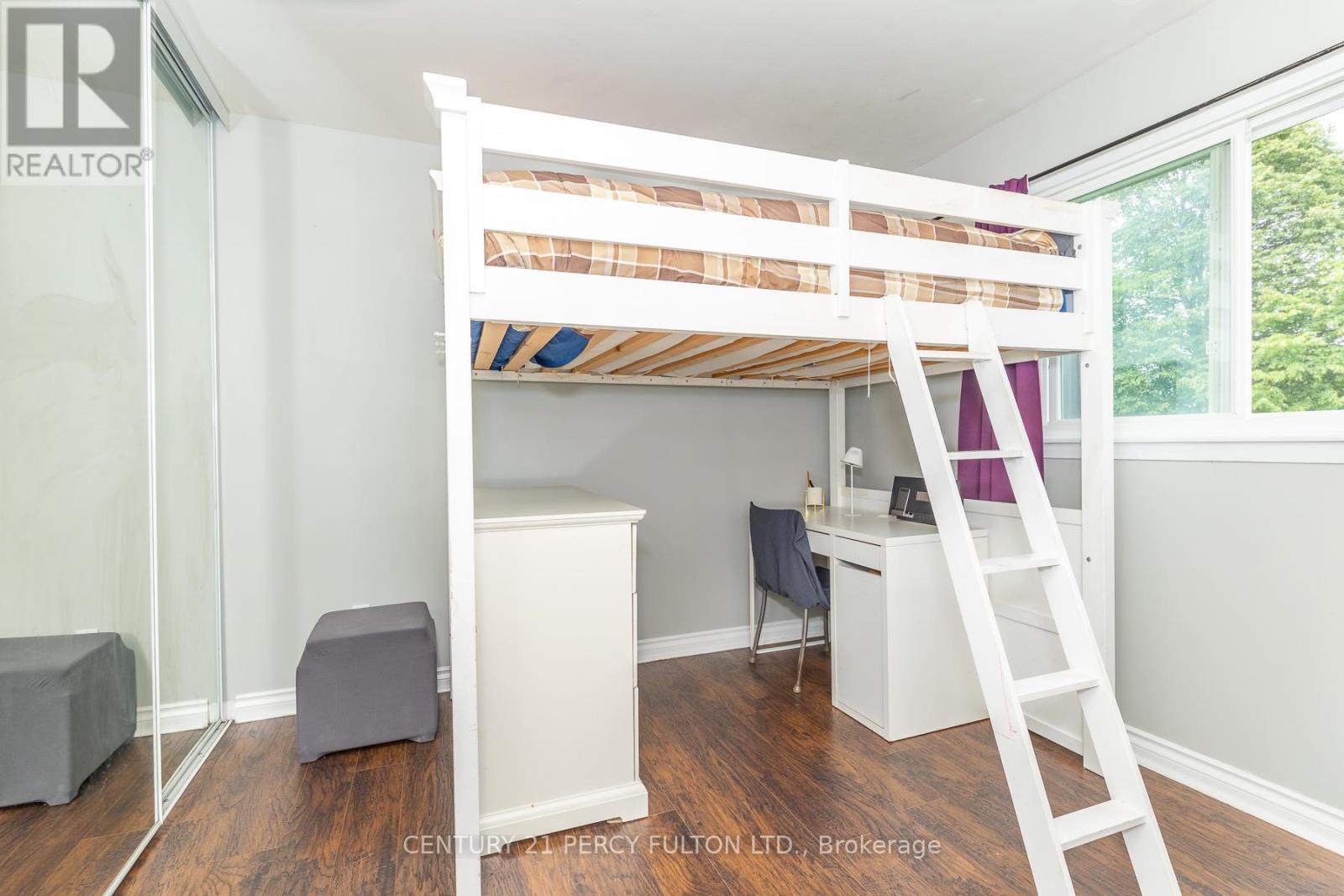 #4 1415 FIELDLIGHT BOULEVARD - 33