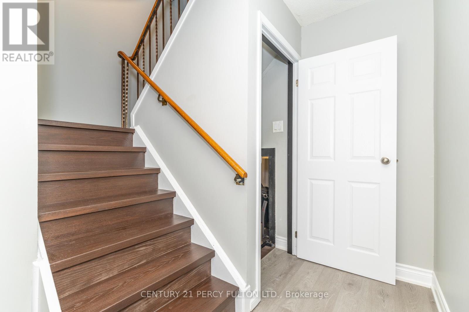 #4 1415 FIELDLIGHT BOULEVARD - 36
