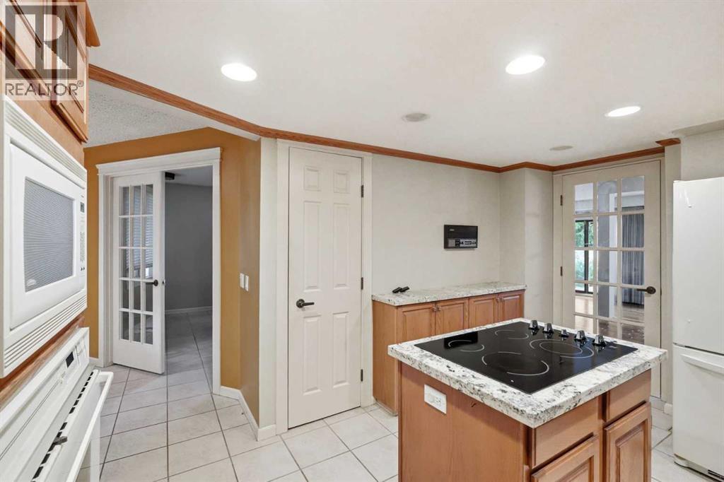 16 Wood Crescent SW — photo 10