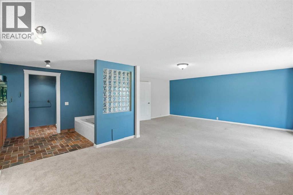 16 Wood Crescent SW — photo 21
