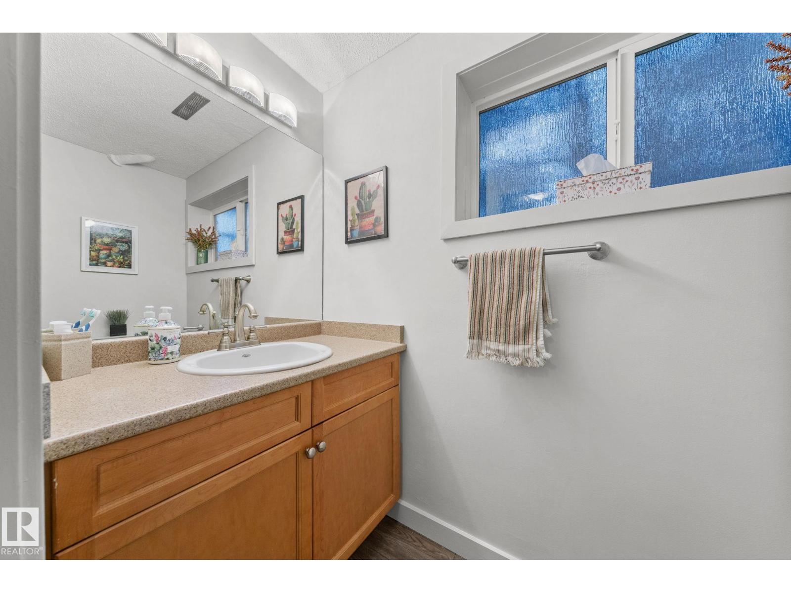 9326 158 ST NW — photo 31