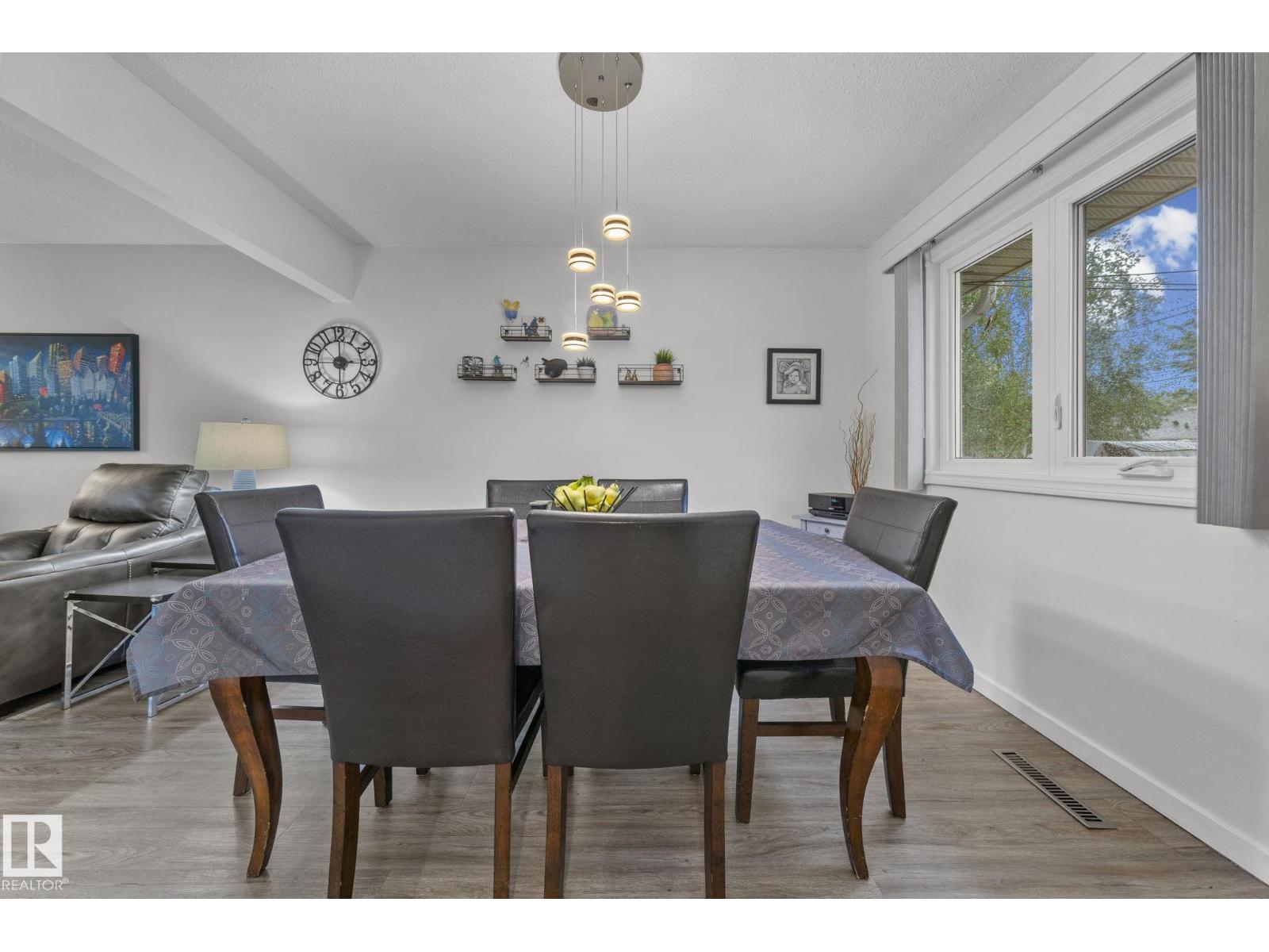 9326 158 ST NW — photo 9