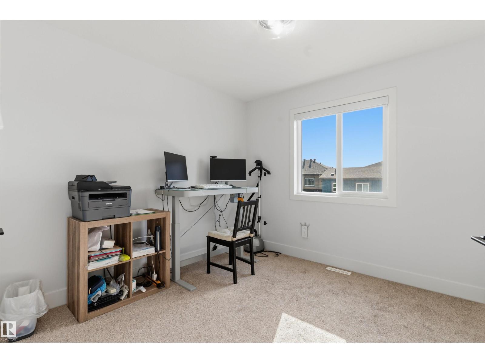 4373 37 ST - 14