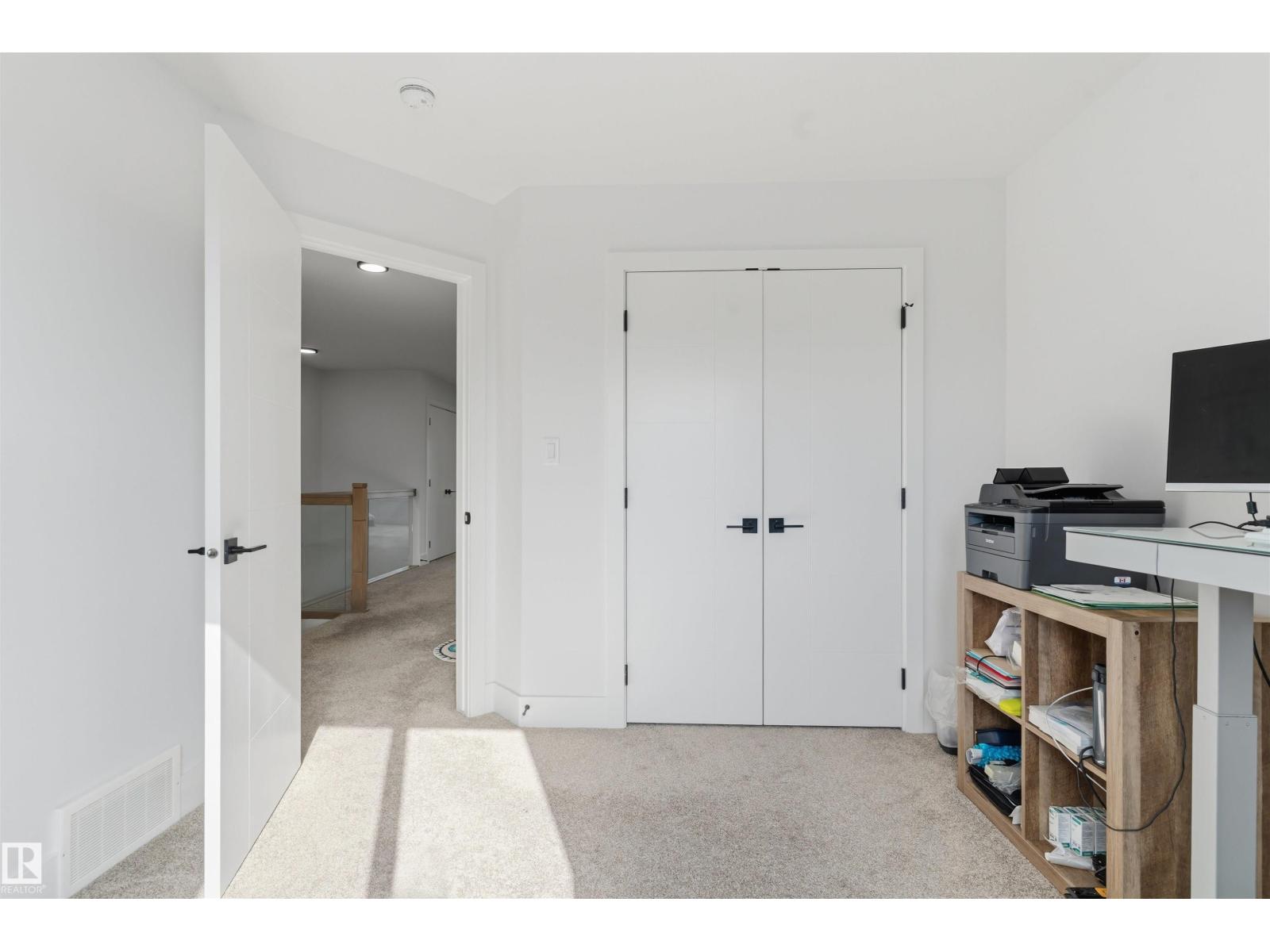 4373 37 ST - 15