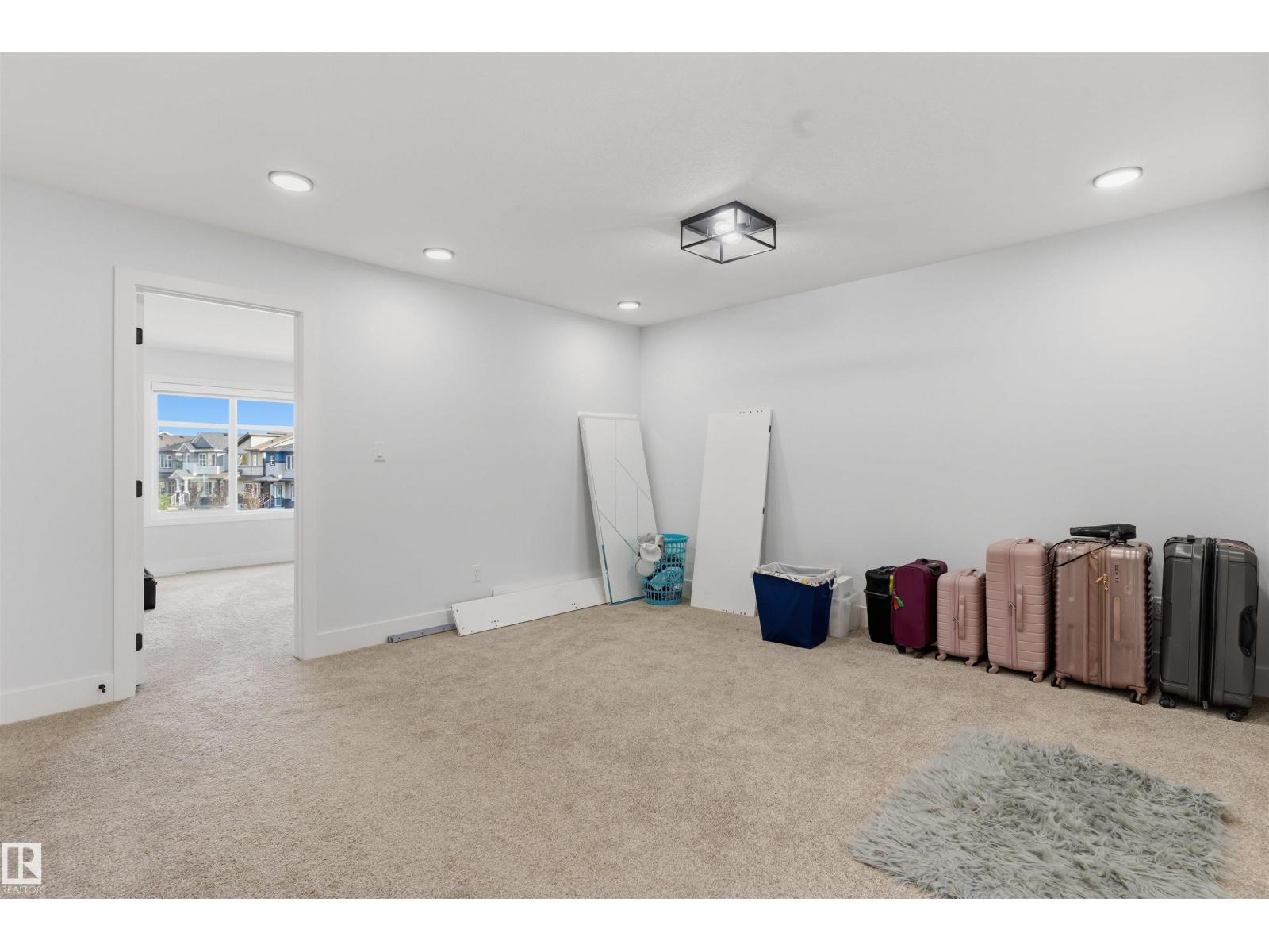 4373 37 ST - 19