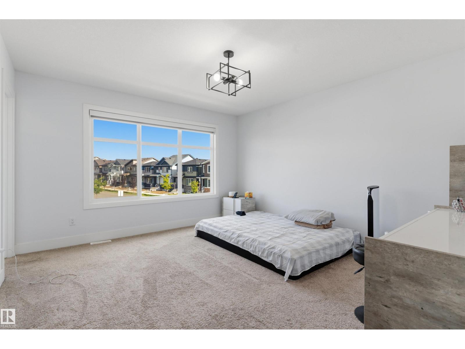 4373 37 ST - 20