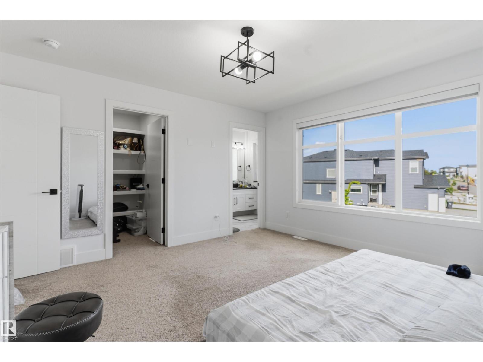 4373 37 ST - 21