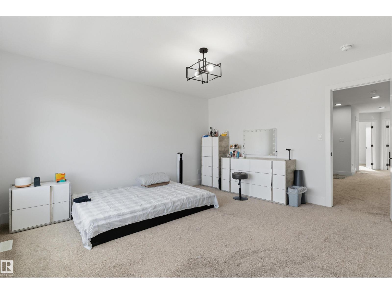 4373 37 ST - 25