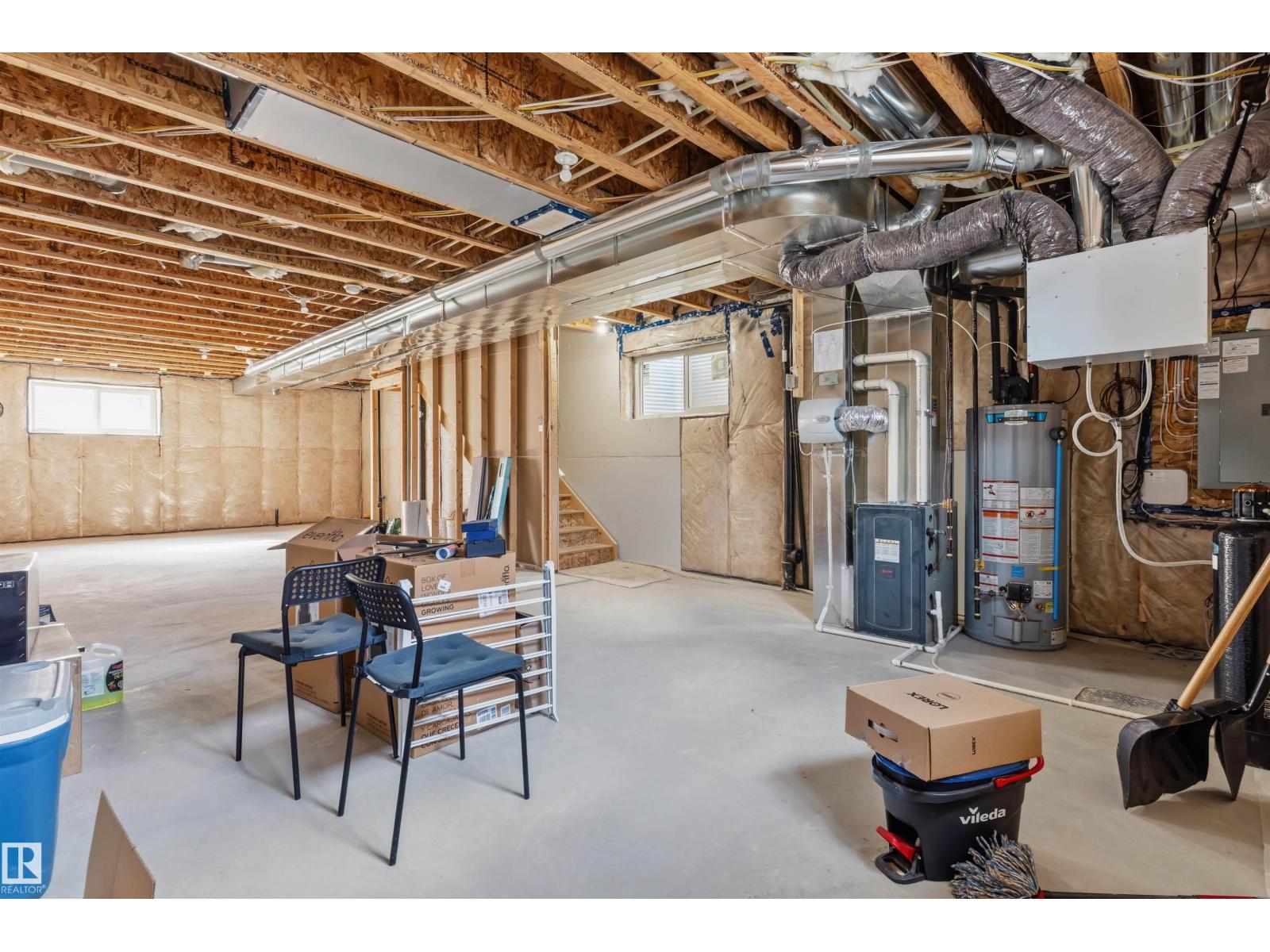 4373 37 ST - 27