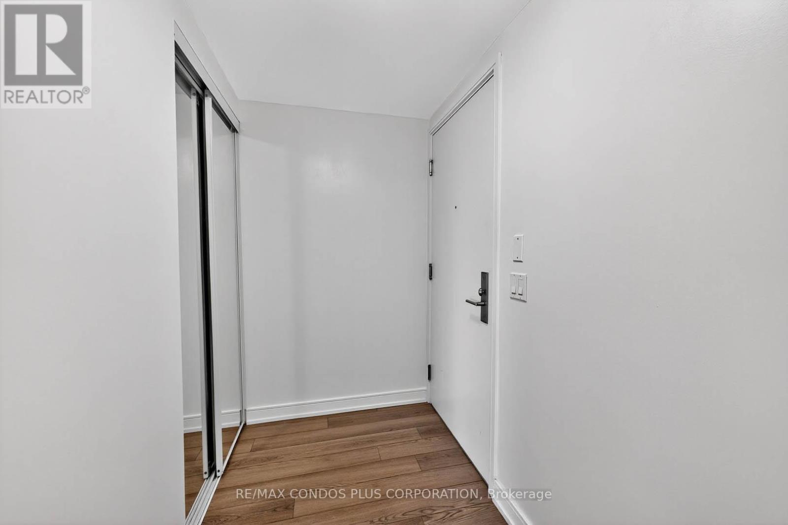 #904 20 THOMAS RILEY ROAD - 9