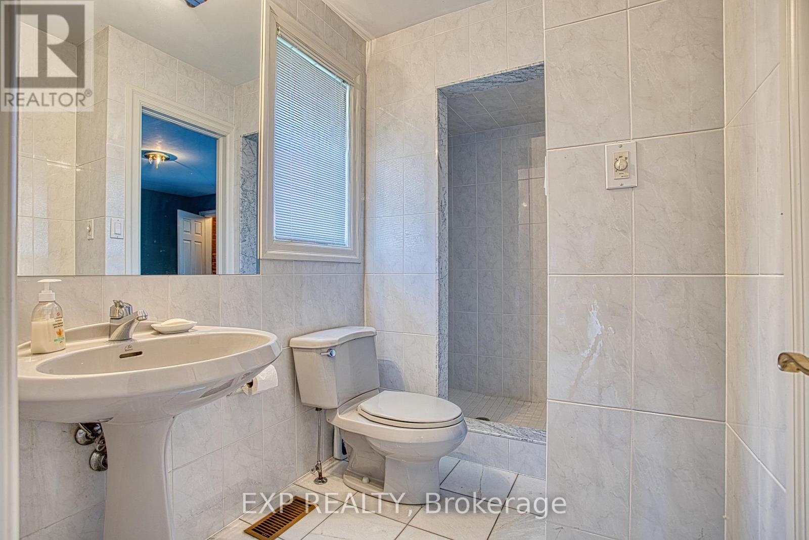 22 BURT COURT - 28