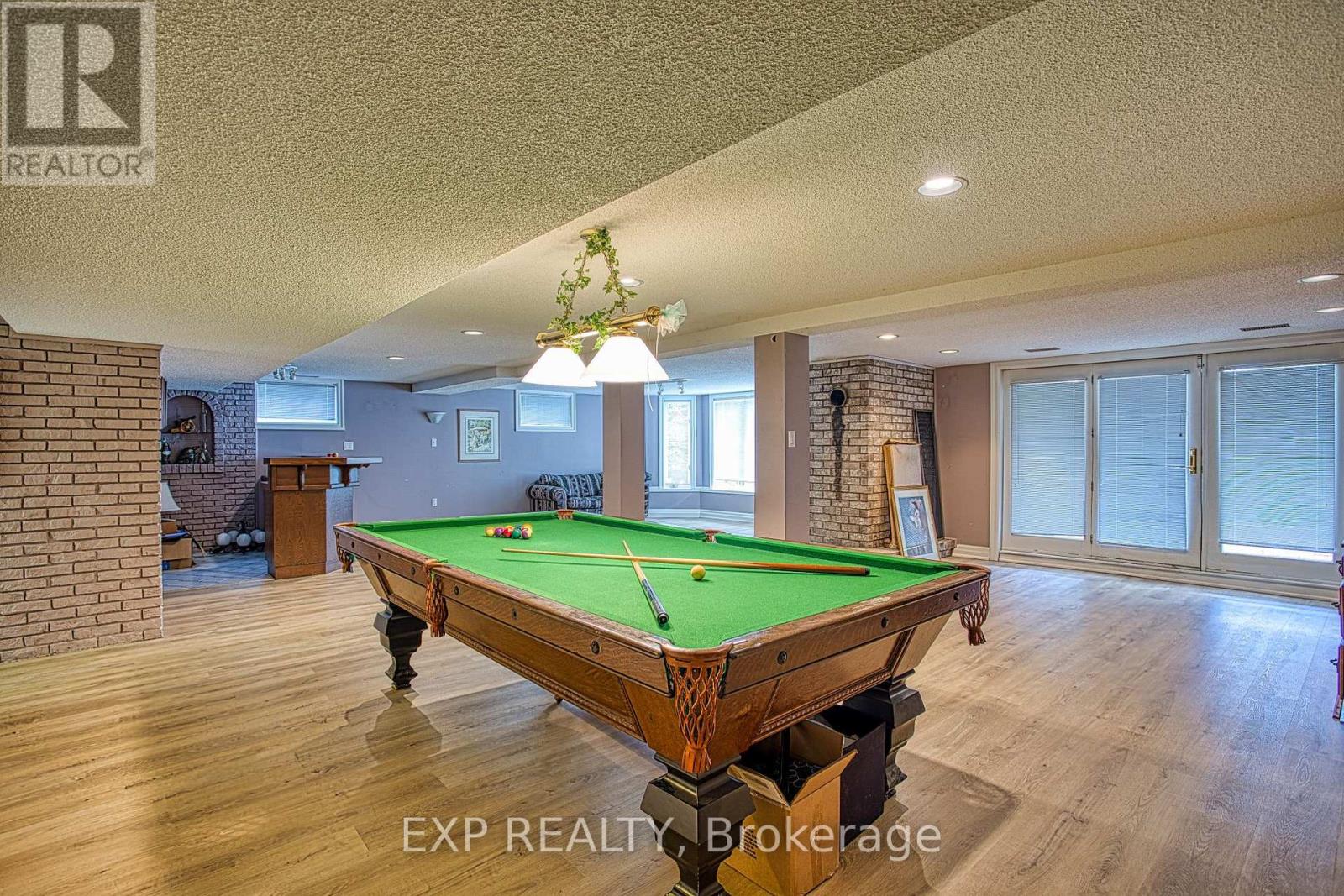 22 BURT COURT - 31
