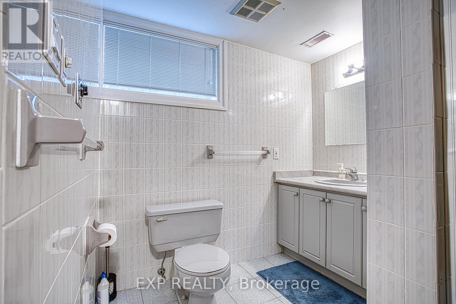22 BURT COURT - 38
