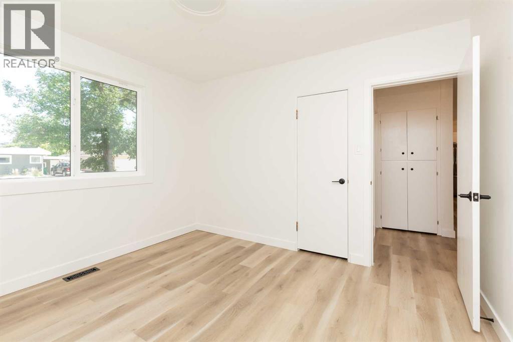 526 28 Street S — photo 18