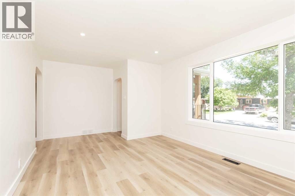 526 28 Street S - photo 4