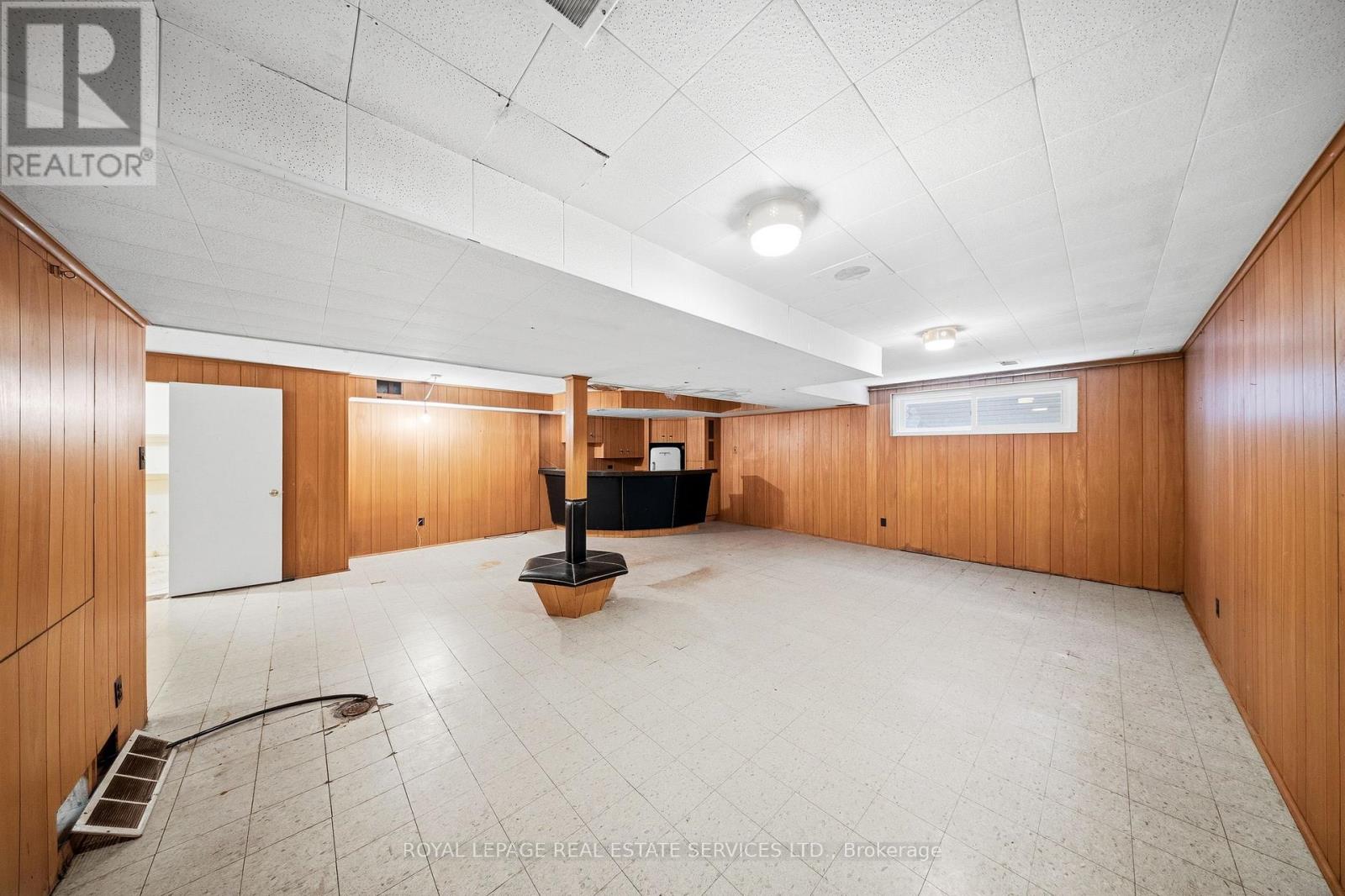28 BEMERSYDE DRIVE - 35