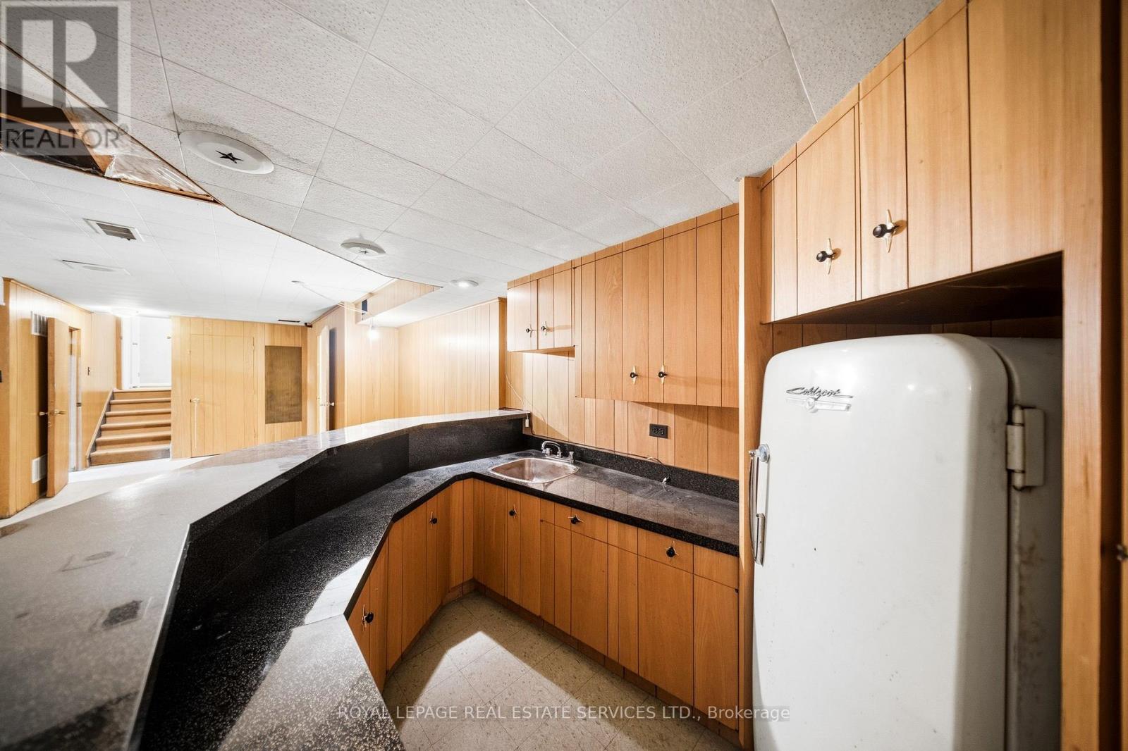 28 BEMERSYDE DRIVE - 36