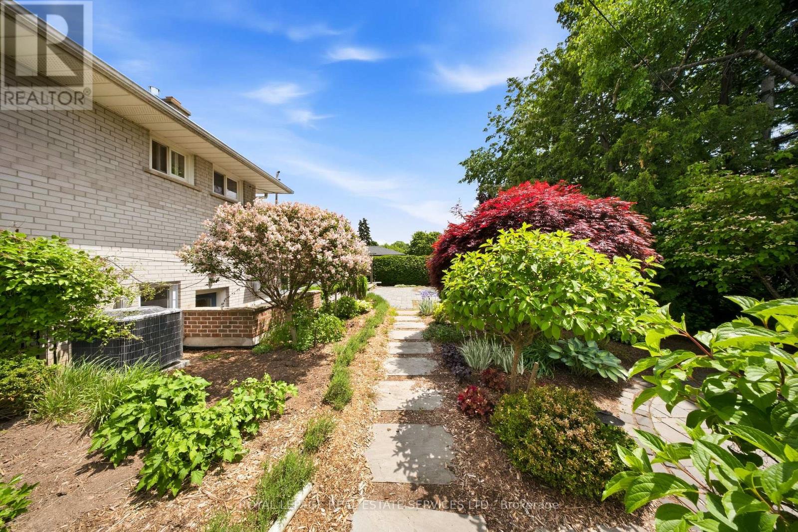 28 BEMERSYDE DRIVE - 43