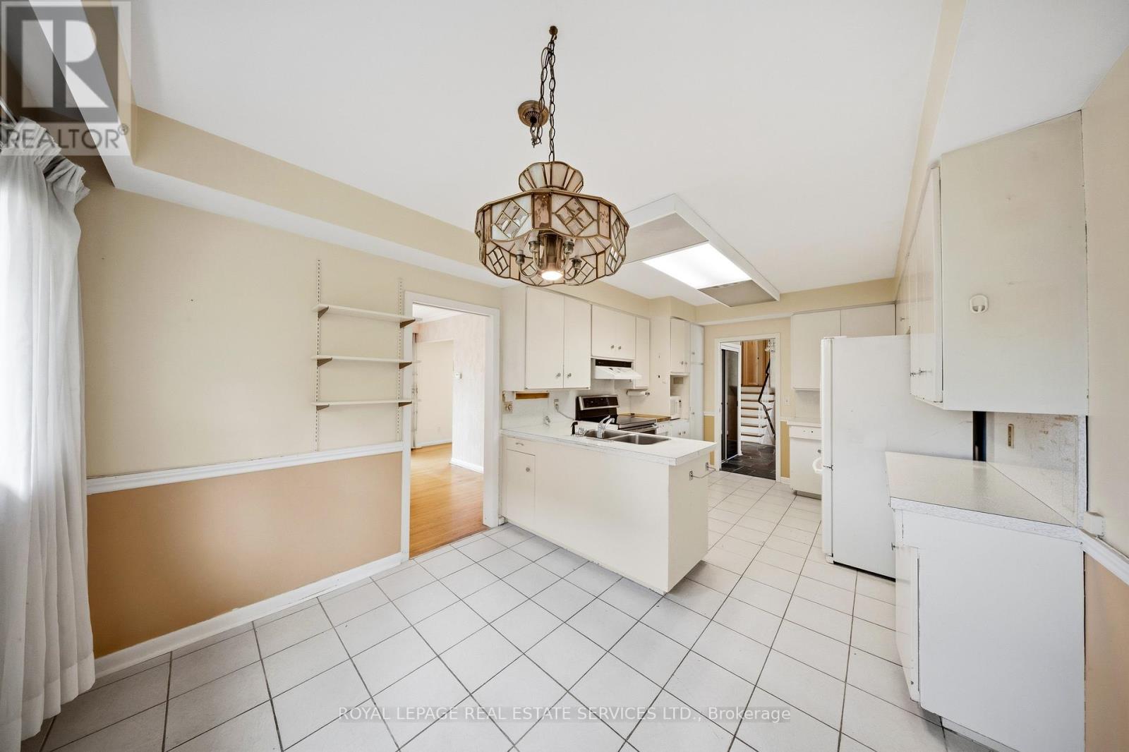 28 BEMERSYDE DRIVE - 5