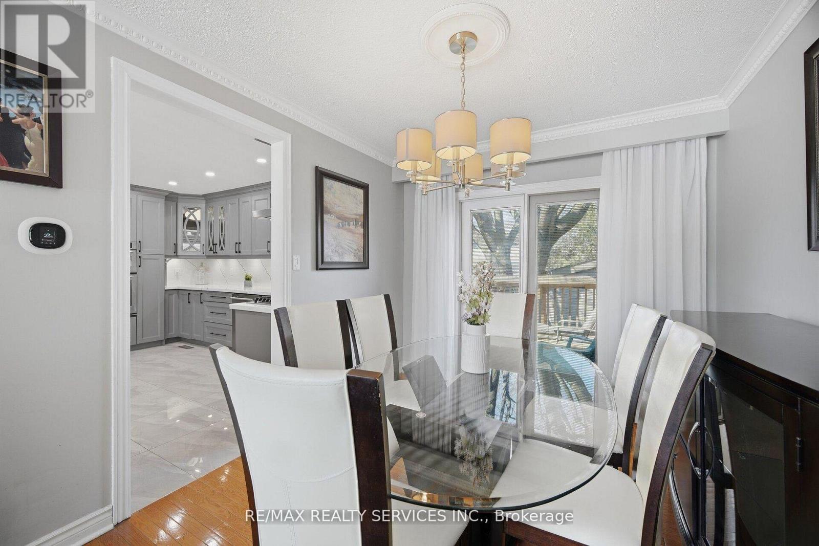 68 ELGIN DRIVE - 11