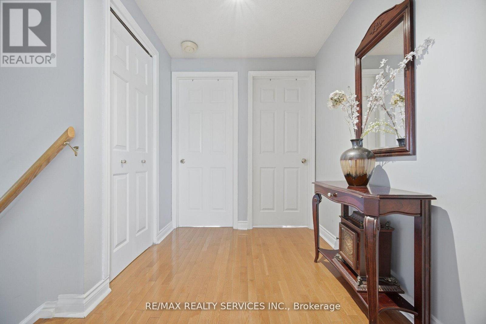 68 ELGIN DRIVE - 18