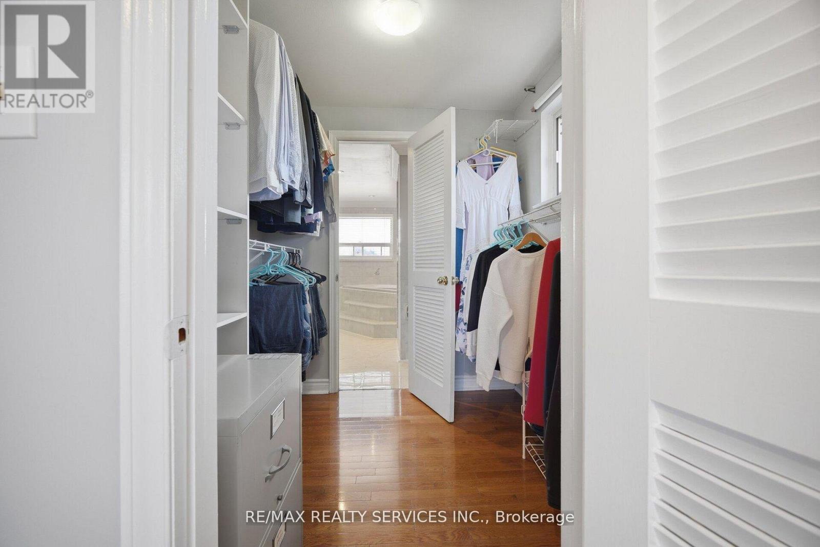 68 ELGIN DRIVE - 23
