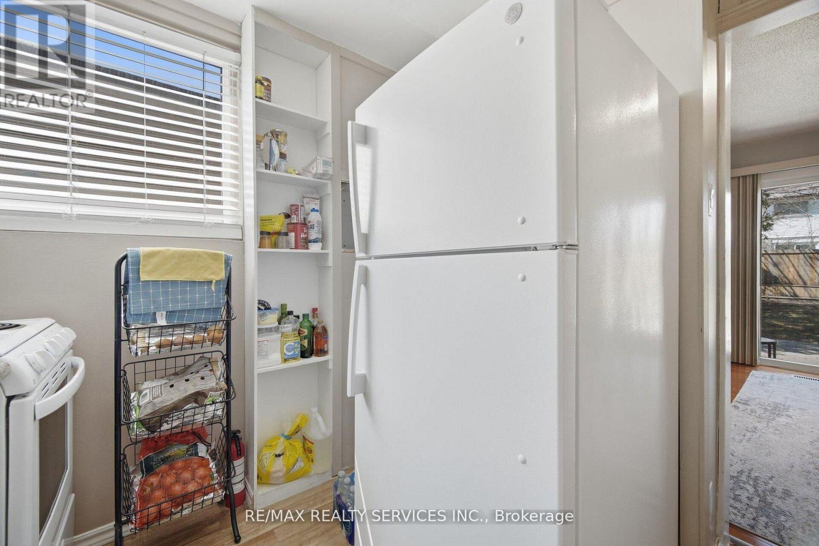 68 ELGIN DRIVE - 32