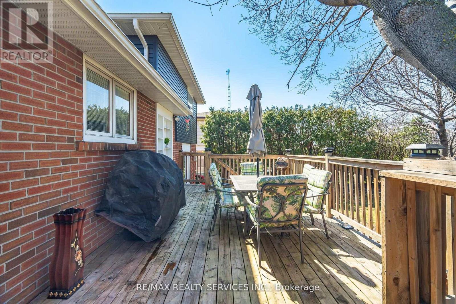 68 ELGIN DRIVE - 44
