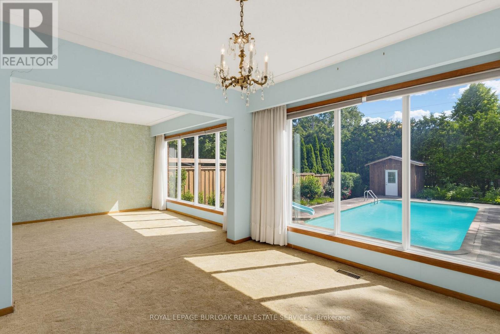 258 CAMELOT DRIVE - 14