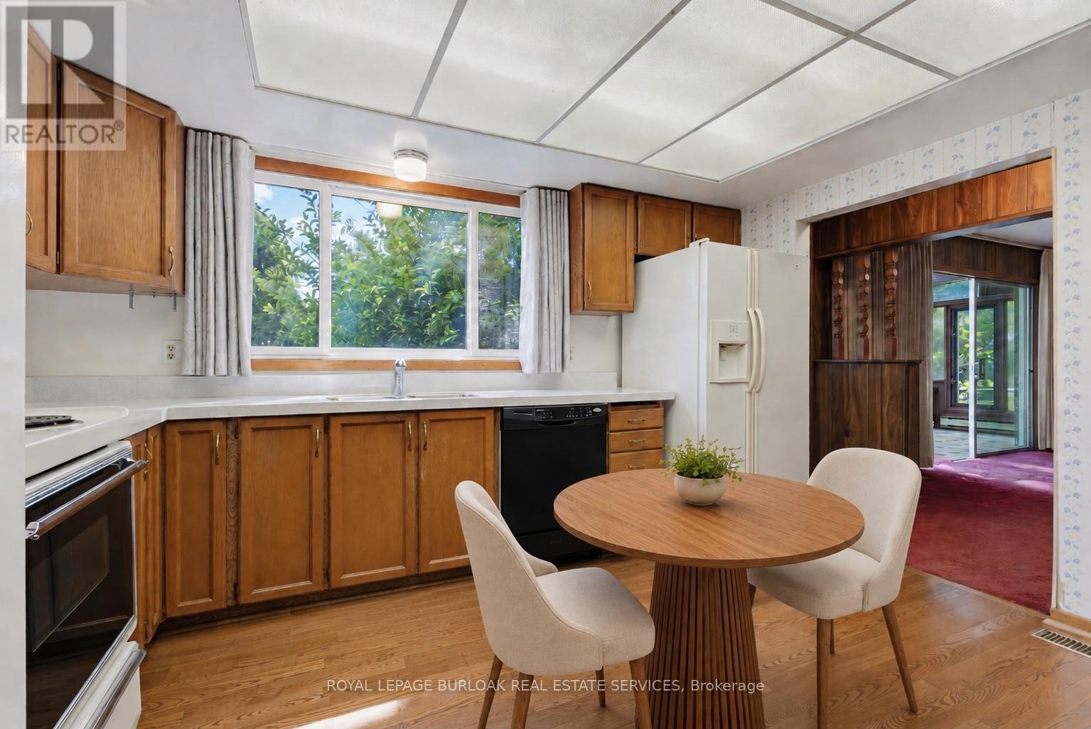 258 CAMELOT DRIVE - 16