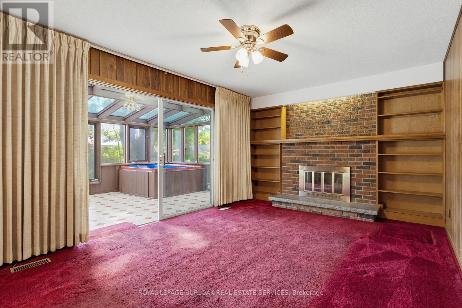 258 CAMELOT DRIVE - 20