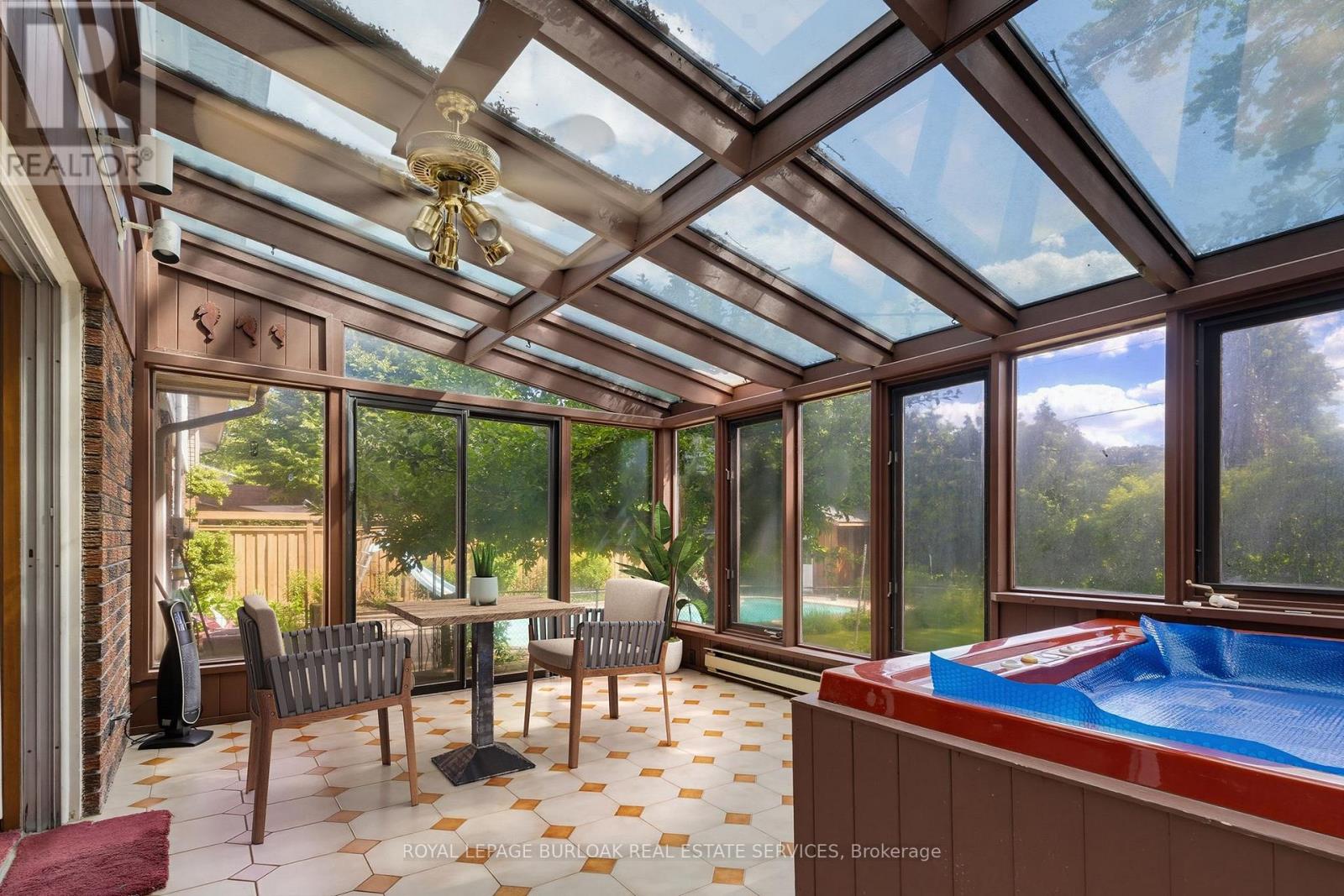 258 CAMELOT DRIVE - 23