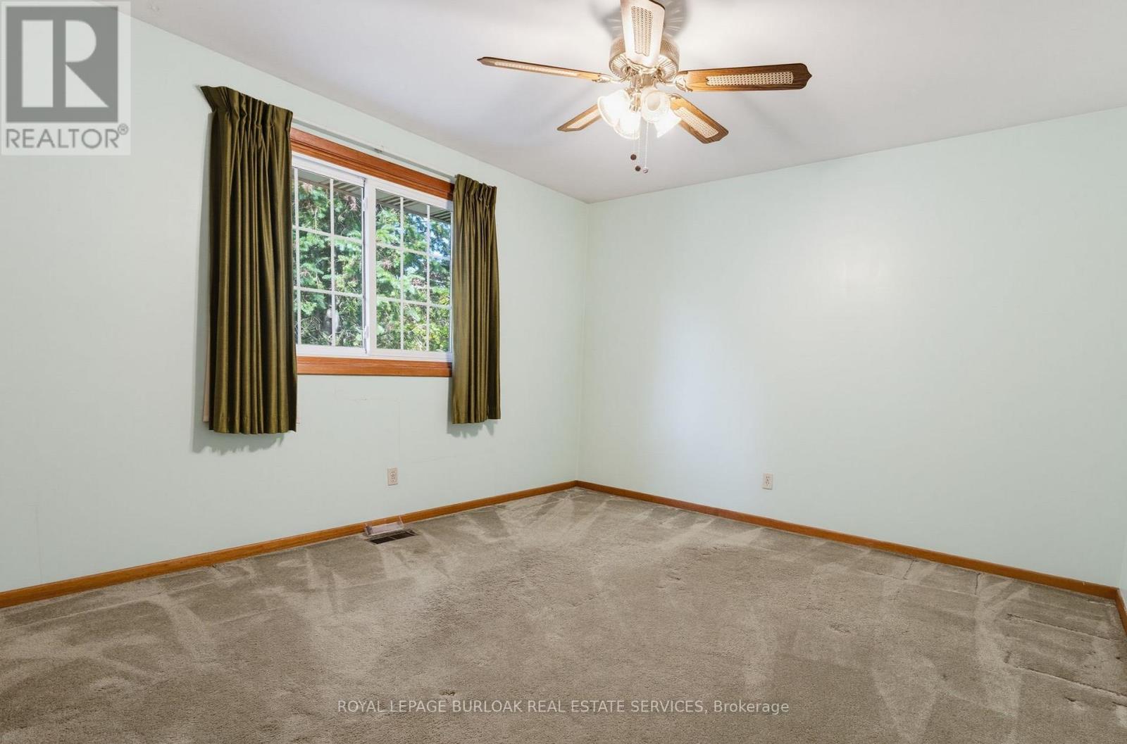 258 CAMELOT DRIVE - 31
