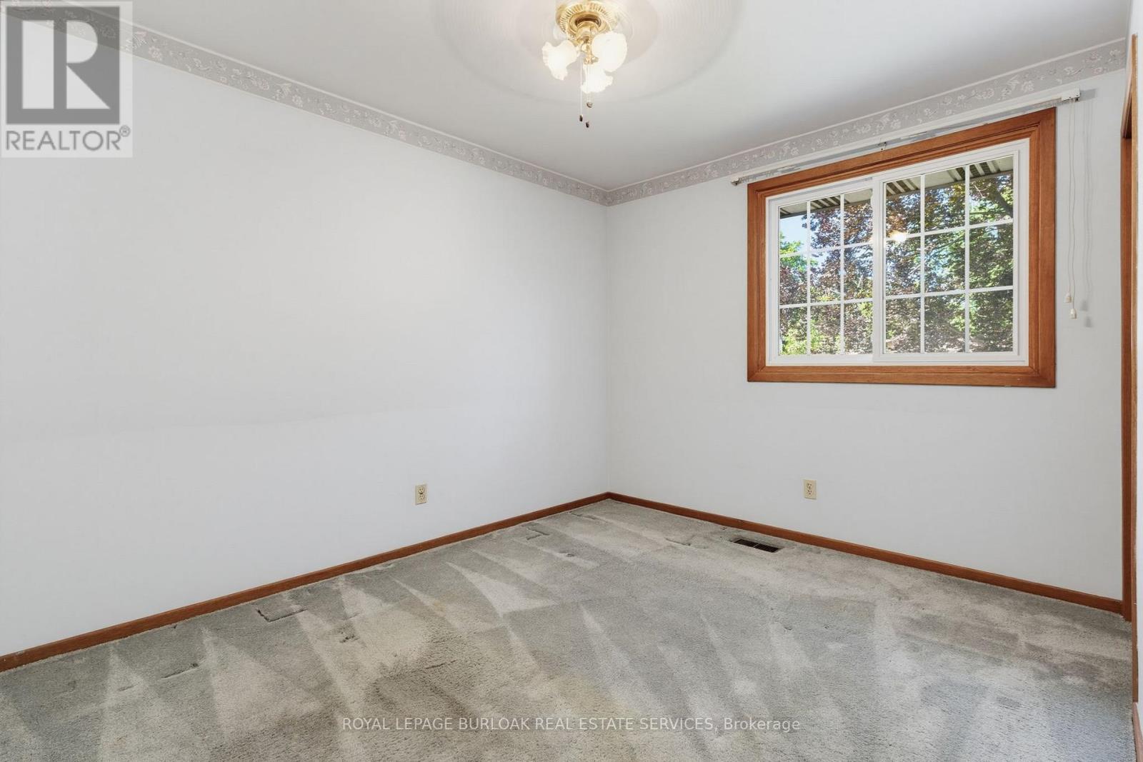 258 CAMELOT DRIVE - 33