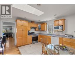 Family room - 1615 Agnew Ave, Saanich, BC V8N6K6 Photo 6