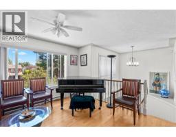 Living room - 1615 Agnew Ave, Saanich, BC V8N6K6 Photo 13
