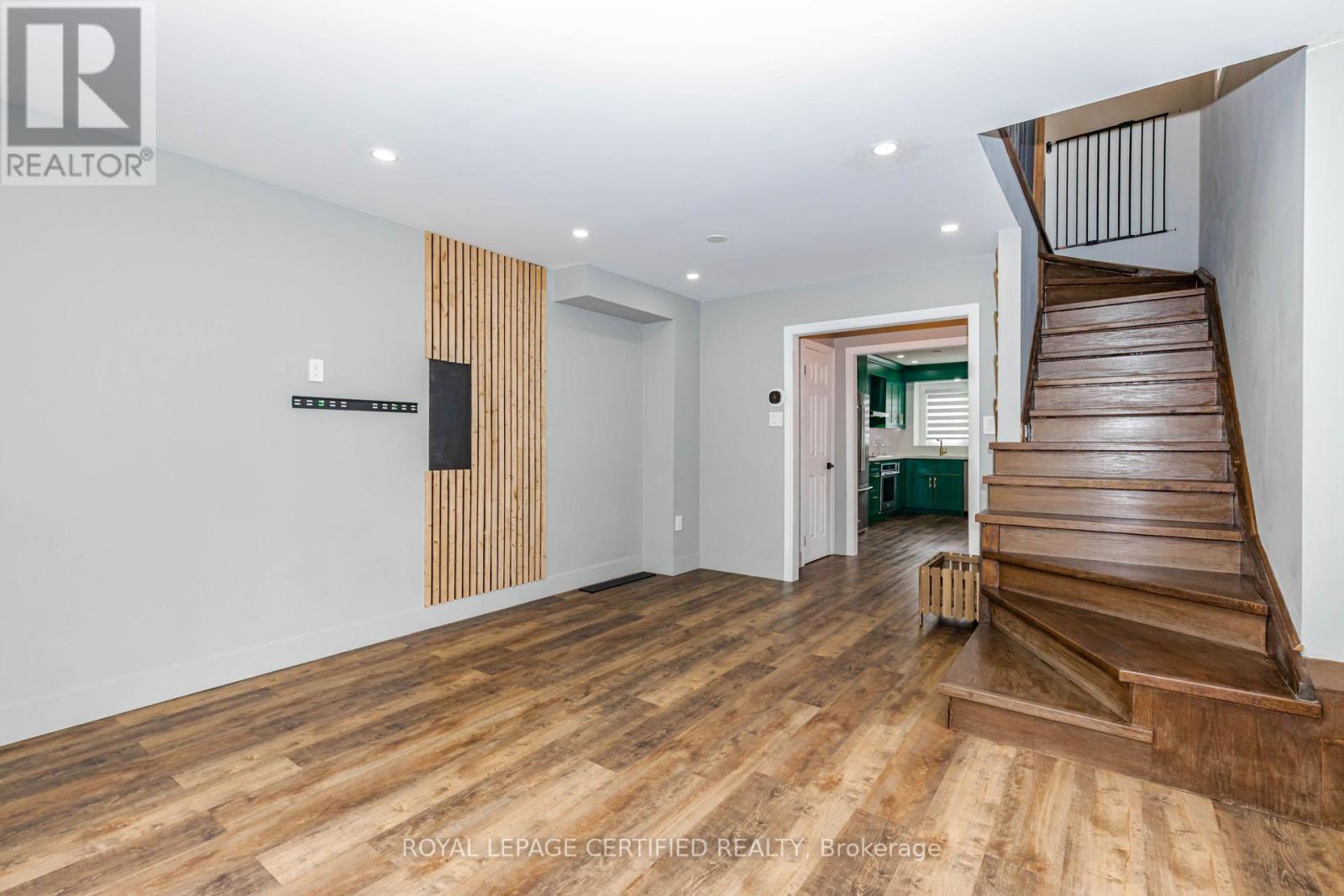 #1 1128 DUNDAS STREET W - 18