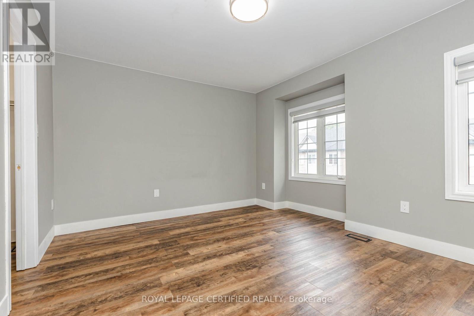 #1 1128 DUNDAS STREET W - 24