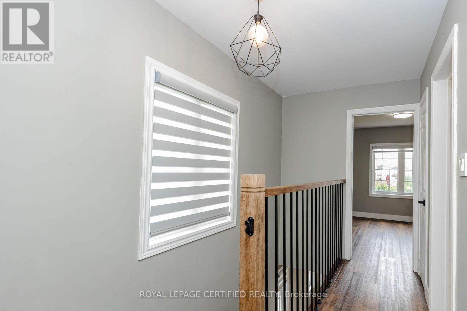 #1 1128 DUNDAS STREET W - 33