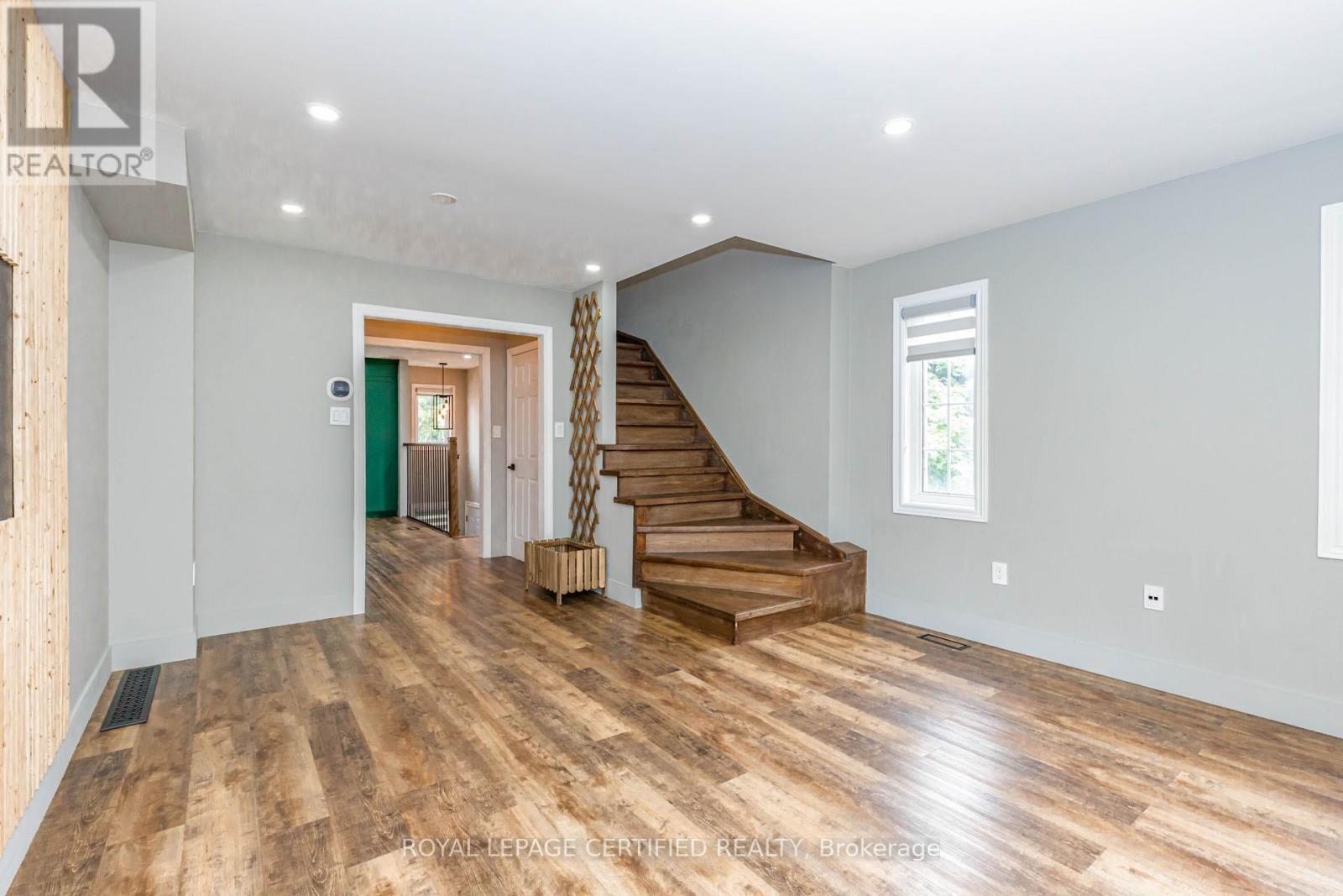 #1 1128 DUNDAS STREET W - 17
