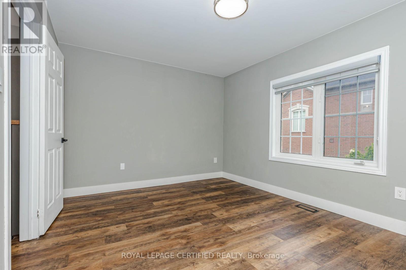 #1 1128 DUNDAS STREET W - 32