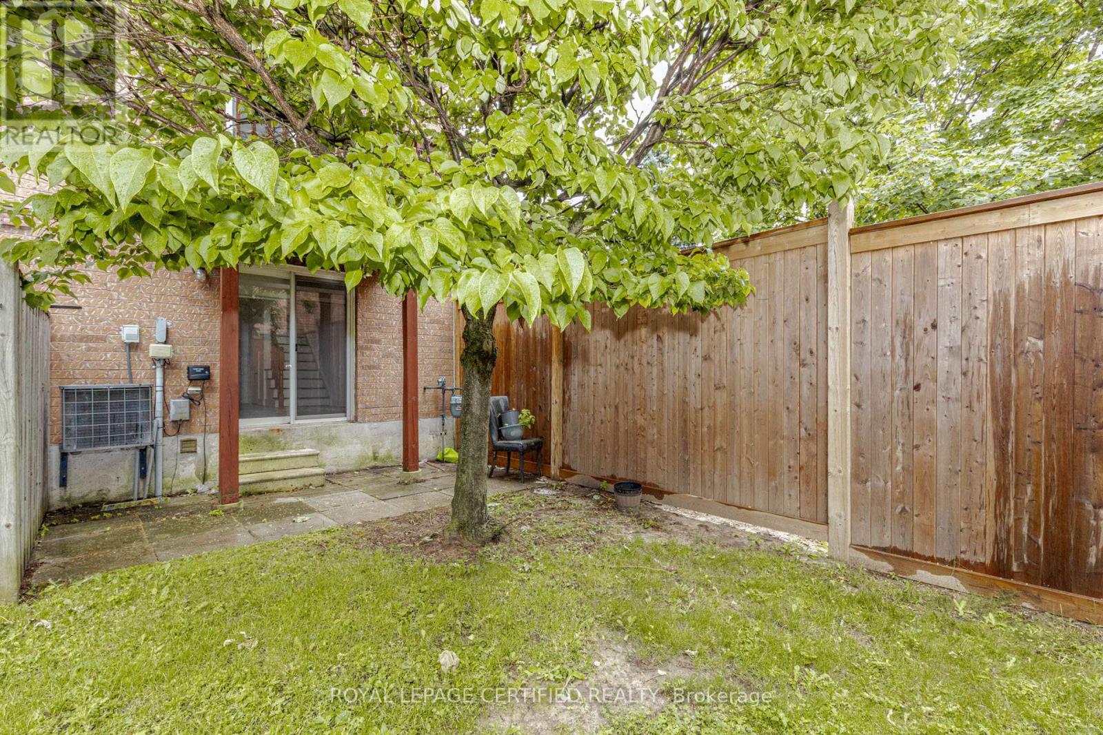 #1 1128 DUNDAS STREET W - 44