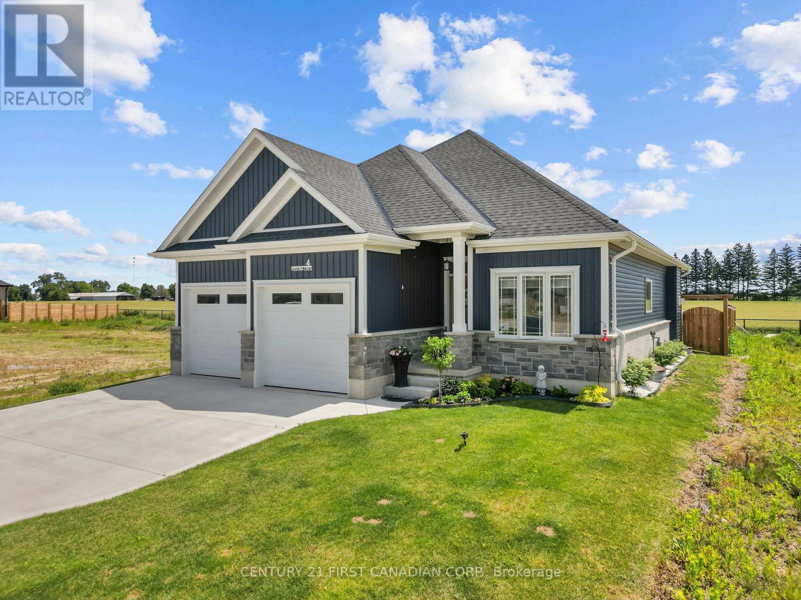 4 POSTMA CRESCENT - 2