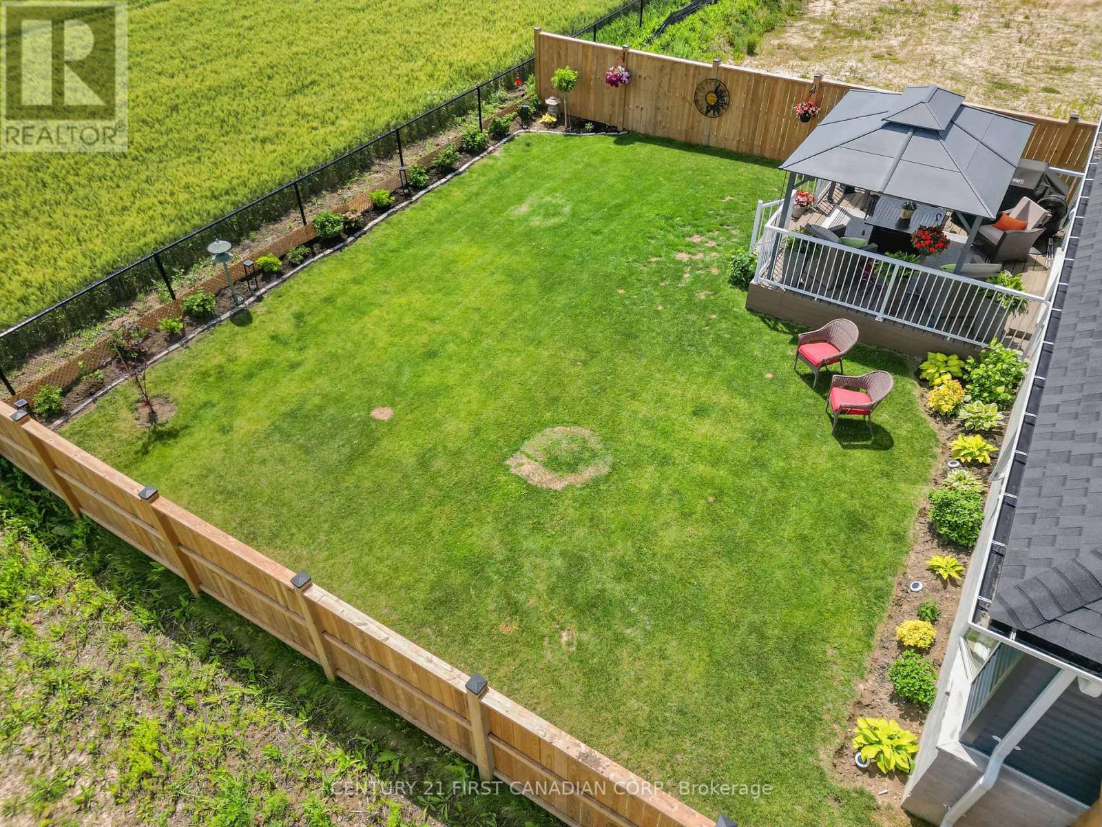 4 POSTMA CRESCENT - 35