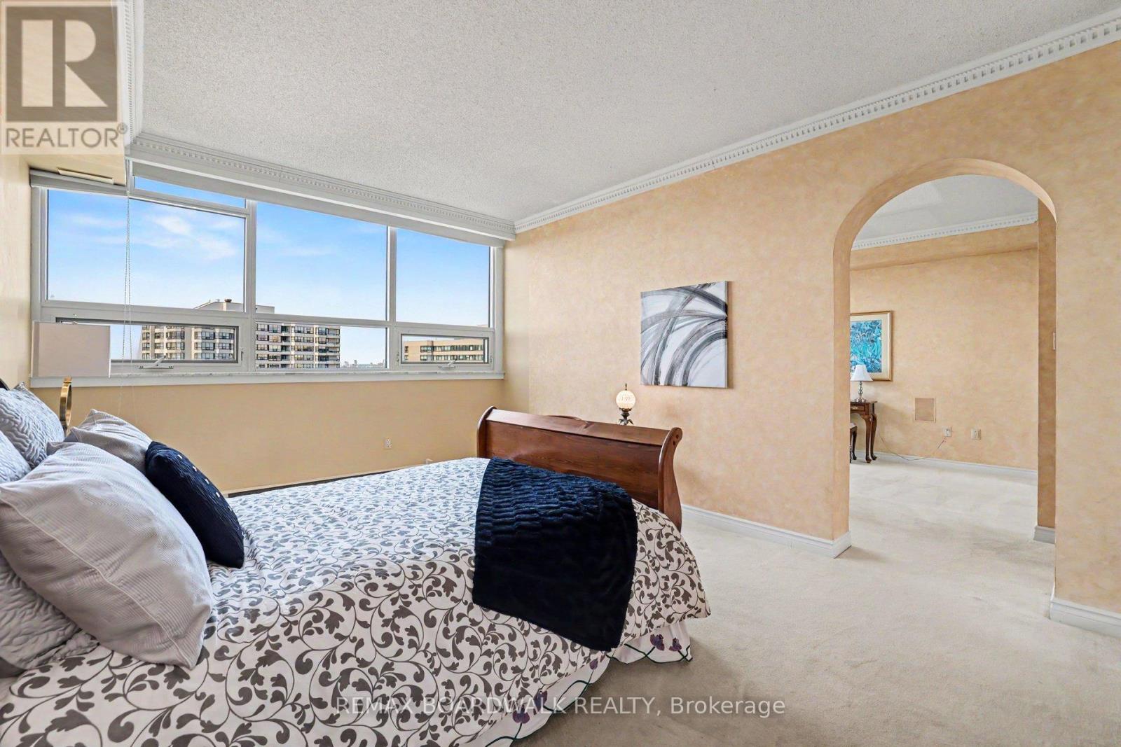 #2201 1480 RIVERSIDE DRIVE - 24