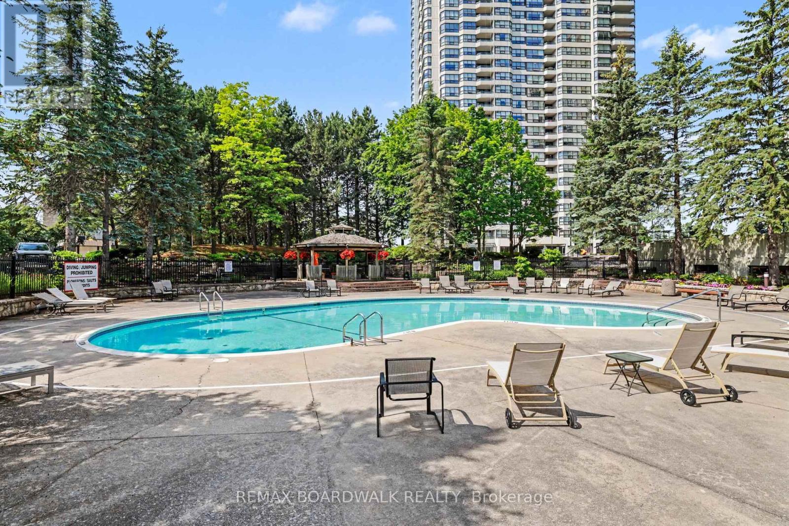 #2201 1480 RIVERSIDE DRIVE - 44